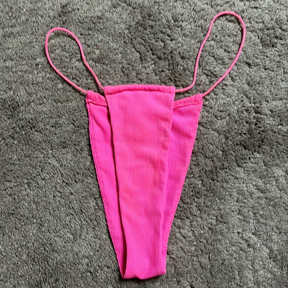 💓 Pink Micro String Bikini Bottoms 💓 - Picture 2 of 4